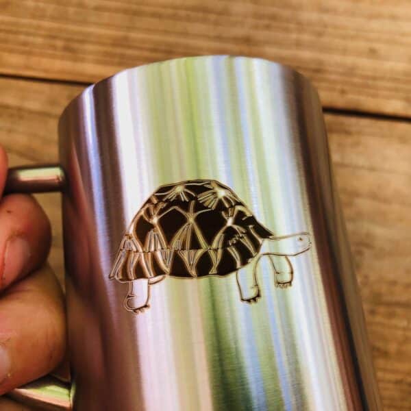 Tasse inox Collab'péi 🇷🇪 - Tortue radiata de Pulcerise – Image 6